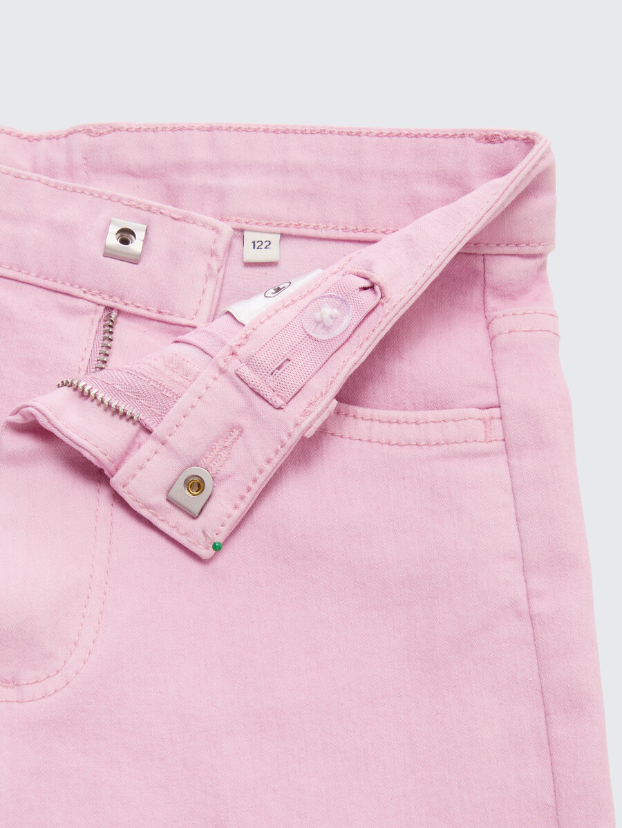 weit geschnittene jeans mit herzdetails